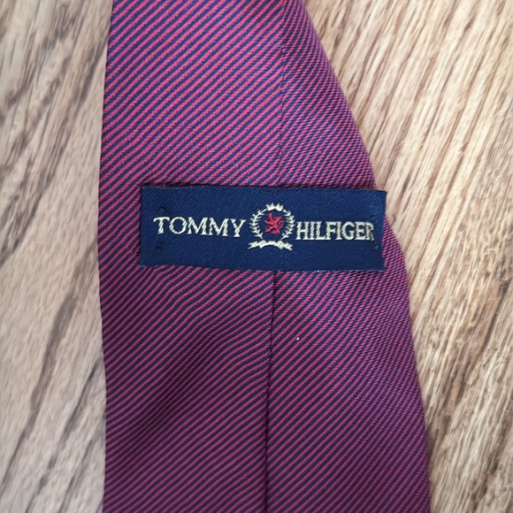 Elegant Burgundy and Gray silk Ties Set Tommy Hilfiger - Picture 2 of 5